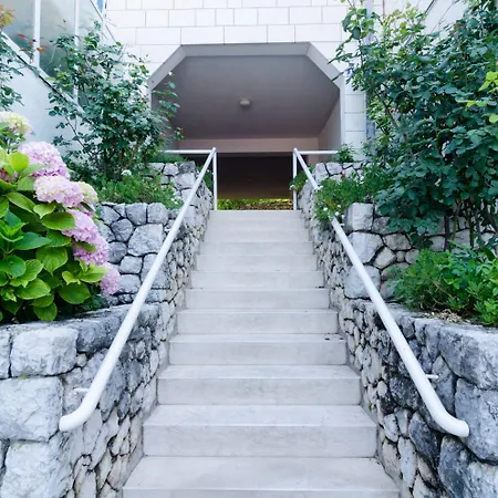 Jelka Guest house 3*