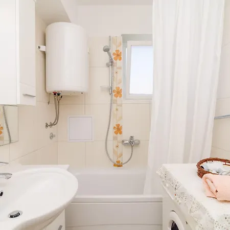 Jelka Guest house 3*