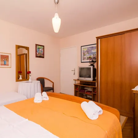 Jelka Guest house 3*